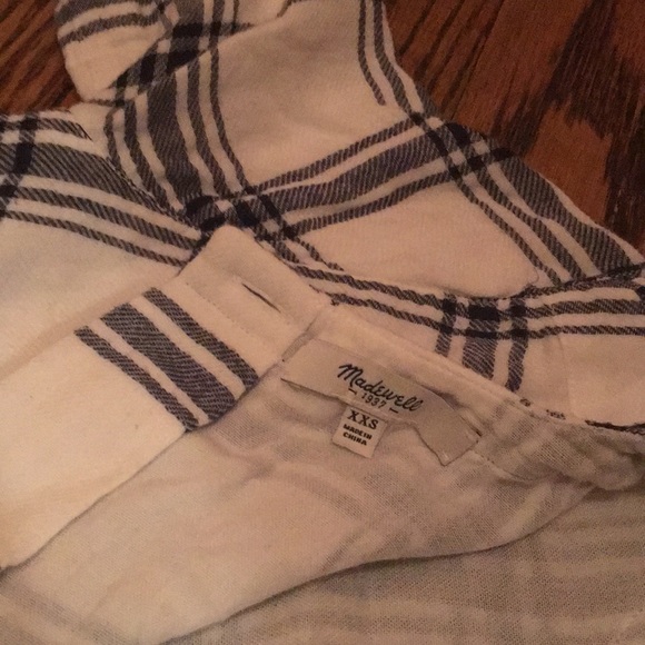 Madewell Plaid Back Button Detail Top - Picture 6 of 6